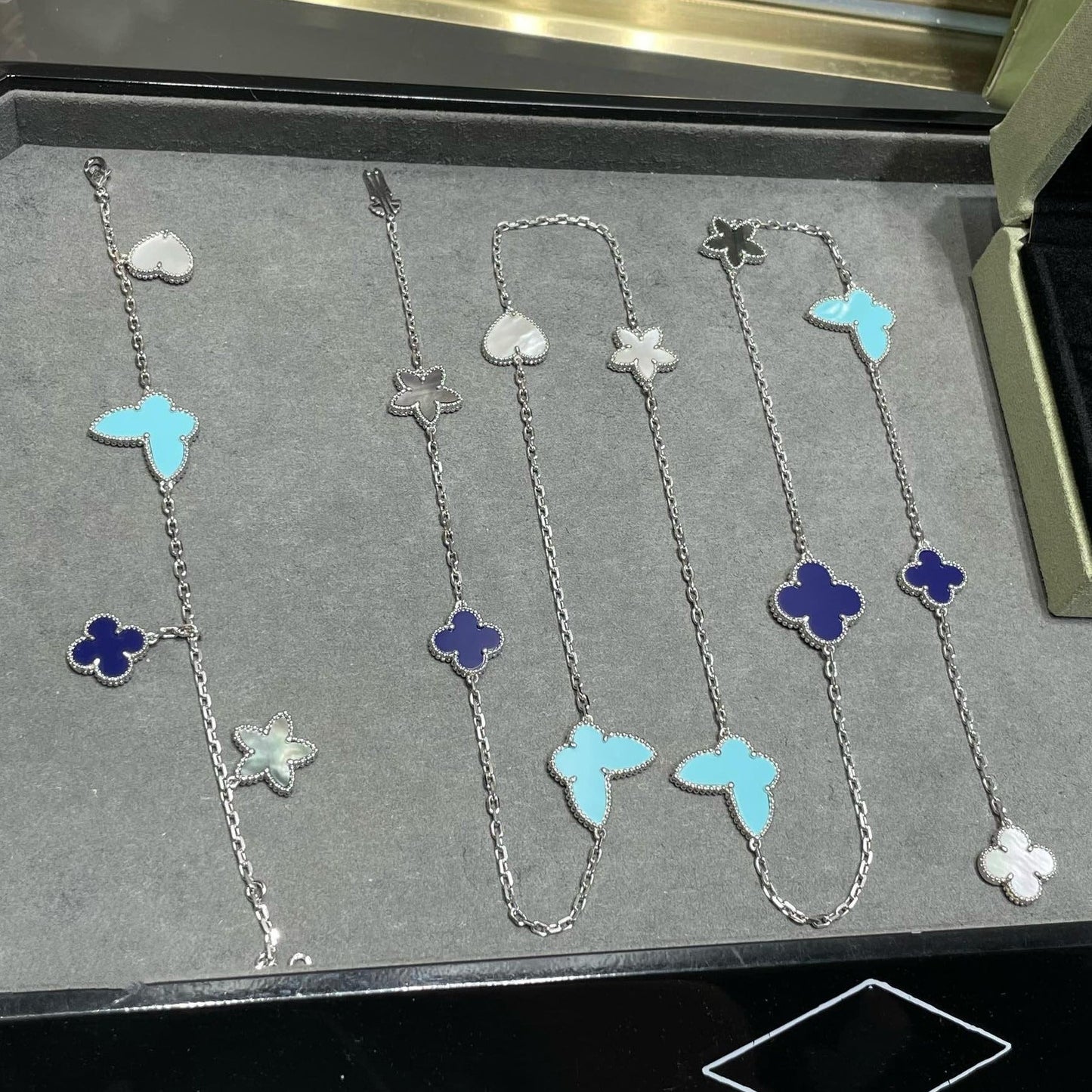 [Regal Jewels]LUCKY CLOVER SILVER 11 MOTIF NECKLACE
