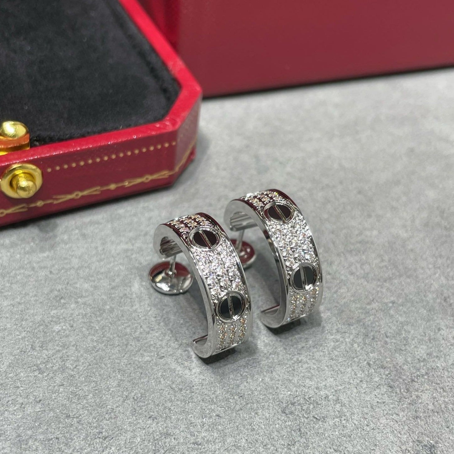 [Regal Jewels]LOVE CERAMIC DIAMOND PAVED SILVER EARRINGS