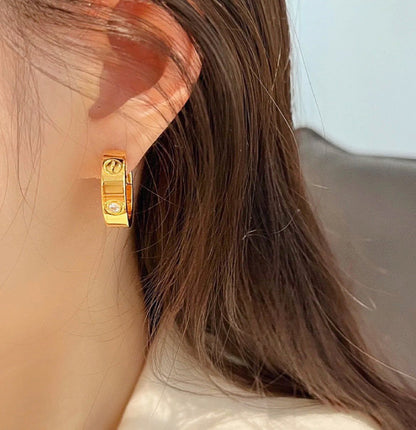 [Regal Jewels]LOVE 5.5MM 1 DIAMOND EARRINGS