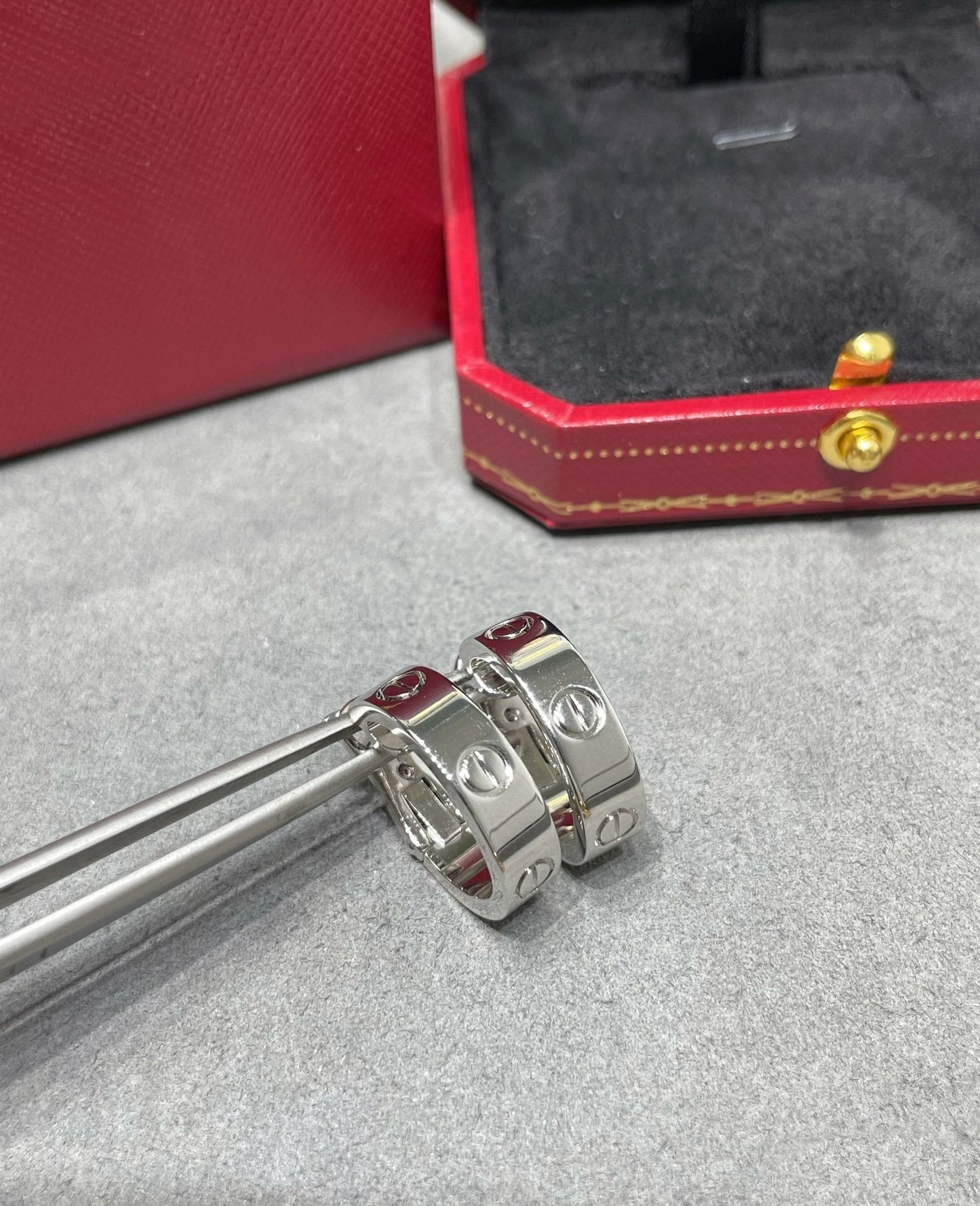 [Regal Jewels]LOVE 5.5MM EARRINGS