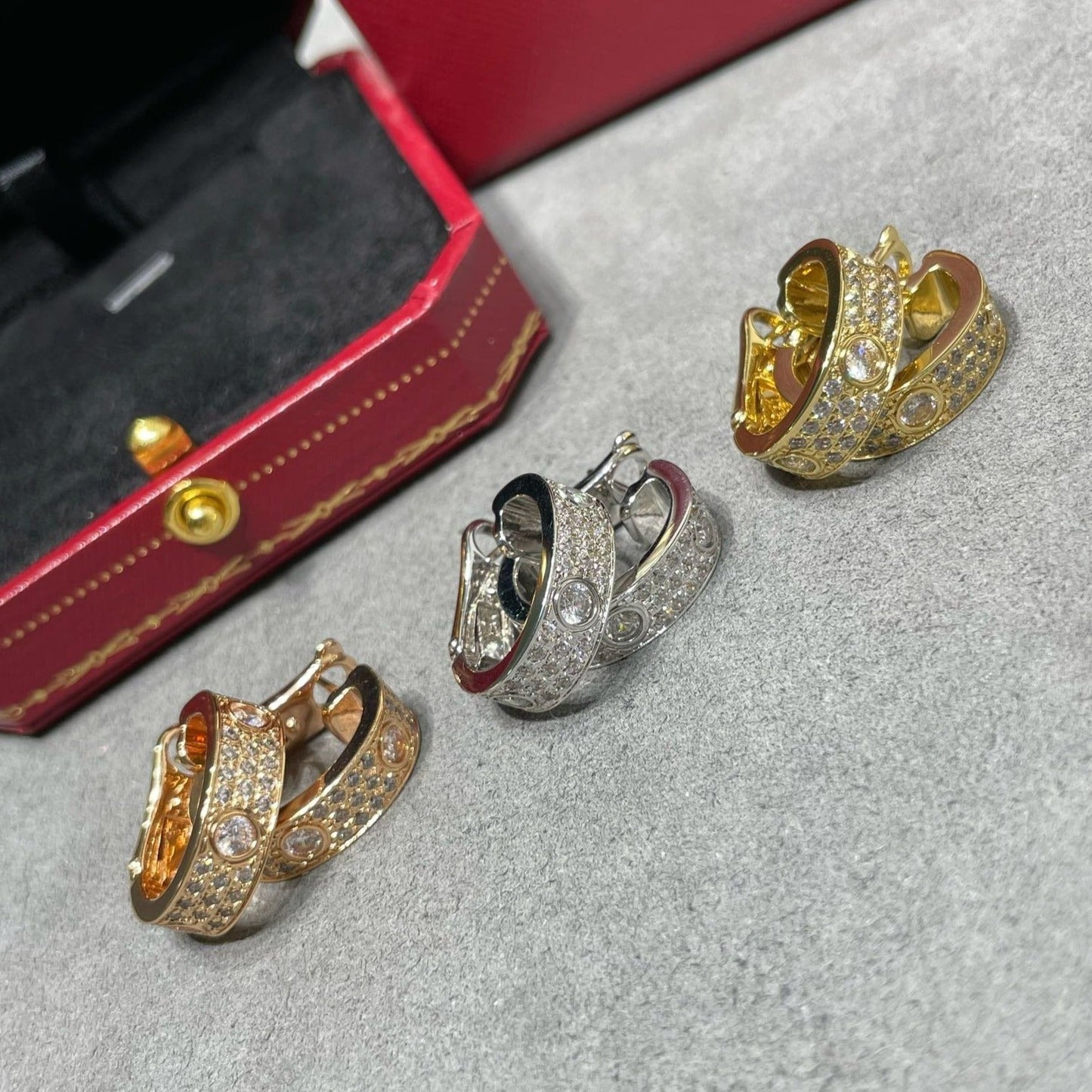 [Regal Jewels]LOVE 5.5MM DIAMOND PAVED EARRINGS