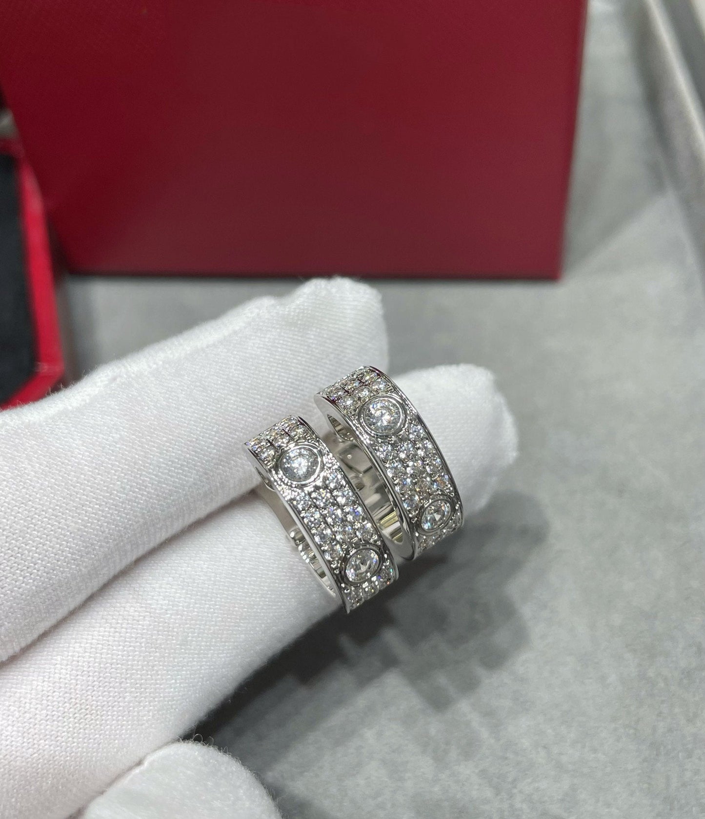 [Regal Jewels]LOVE 5.5MM DIAMOND PAVED EARRINGS