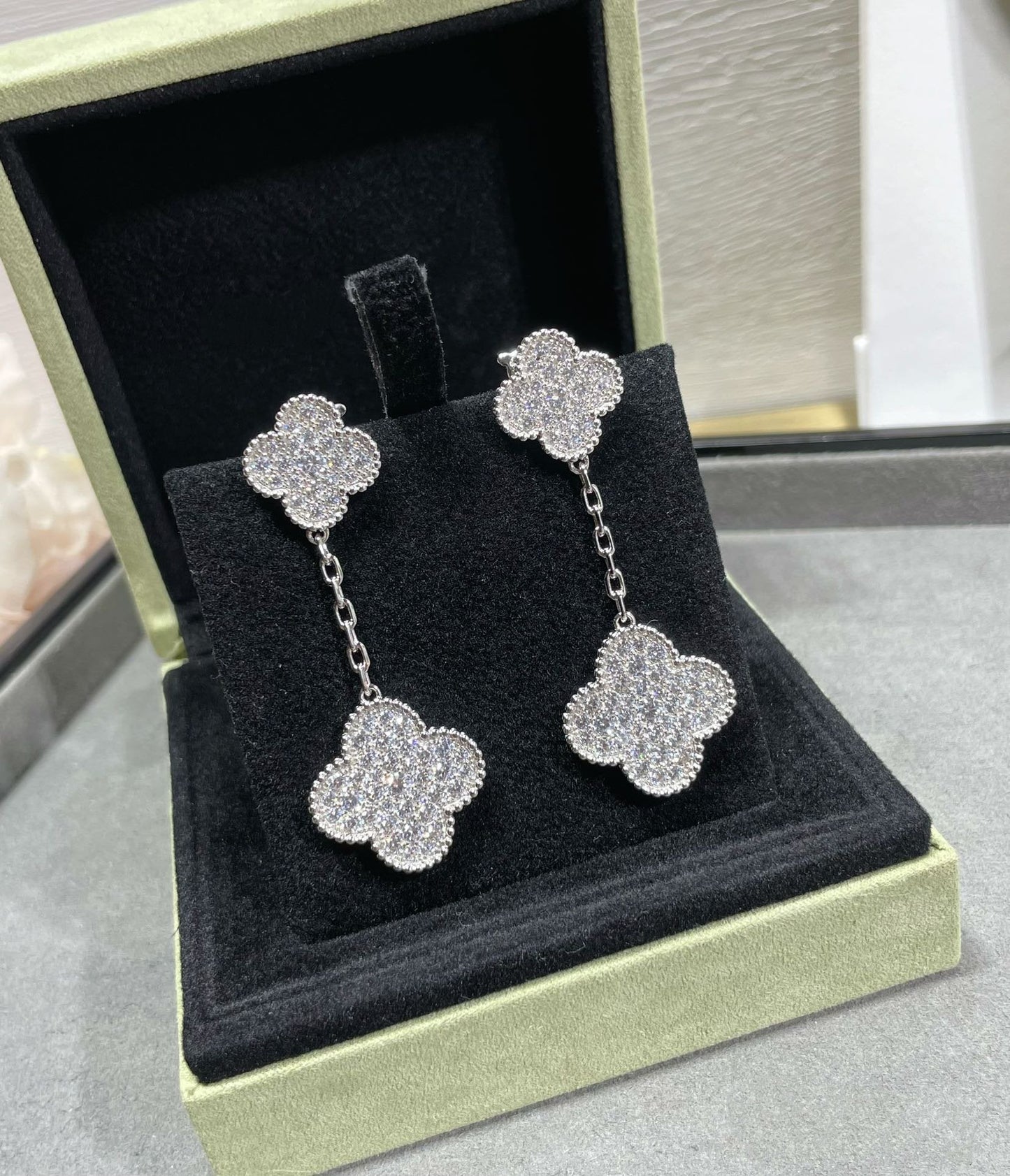 [Regal Jewels]CLOVER 2 MOTIFS DIAMOND PAVED SILVER EARRINGS