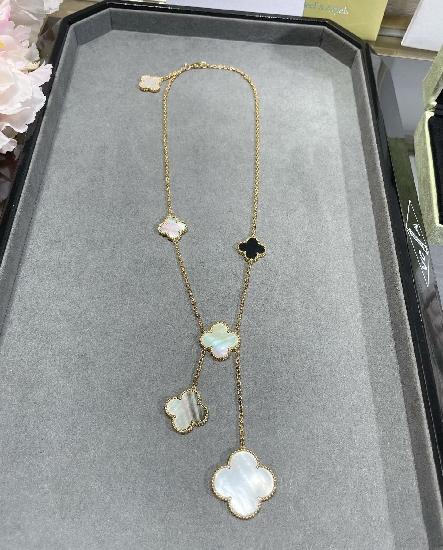 [Regal Jewels]CLOVER 6 MOTIF MOP ONYX GOLD NECKLACE