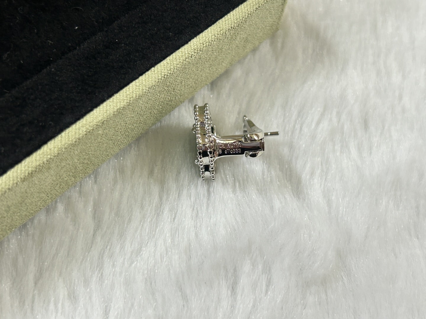 [Regal Jewels]CLOVER PIETERSITE MEDIUM STUD EARRINGS