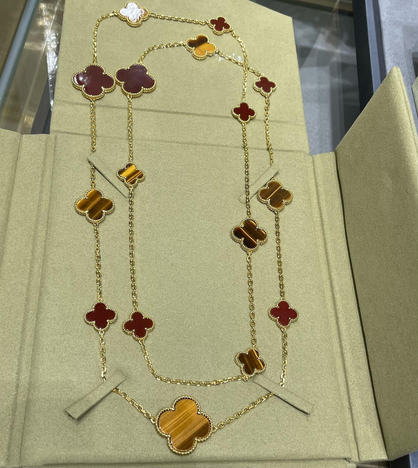 [Regal Jewels]CLOVER 16 MOTIF CARNELIAN TIGER EYE ROSE GOLD NECKLACE
