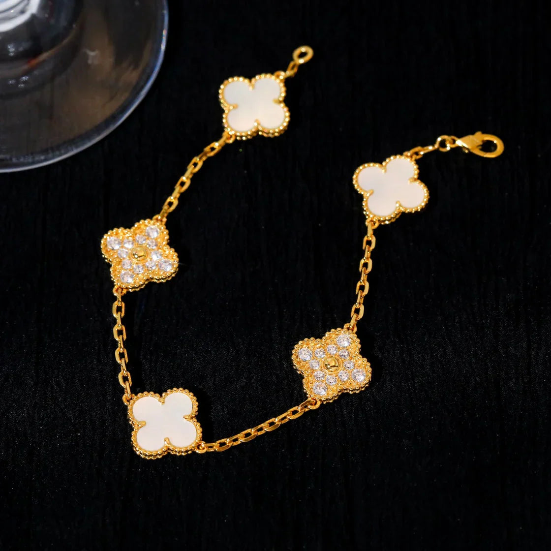[Regal Jewels]CLOVER WHITE PEARL MOP 5 MOTIF BRACELET COLLECTION