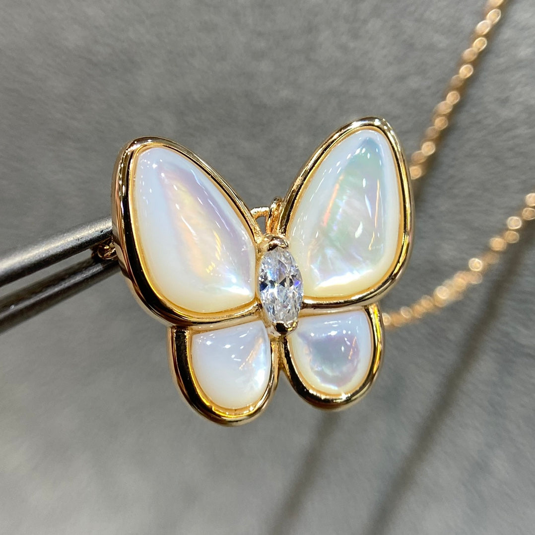 [Regal Jewels]BUTTERFLY MOP DIAMOND NECKLACE