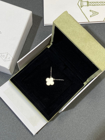 [Regal Jewels]CLOVER MEDIUM SILVER WHITE MOP NECKLACE