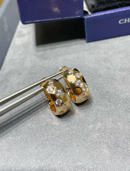 [Regal Jewels]BEE LOVE DIAMOND HOOP EARRINGS
