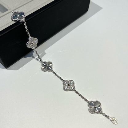 [Regal Jewels]CLOVER 5 MOTIF LASER BRACELET COLLECTION