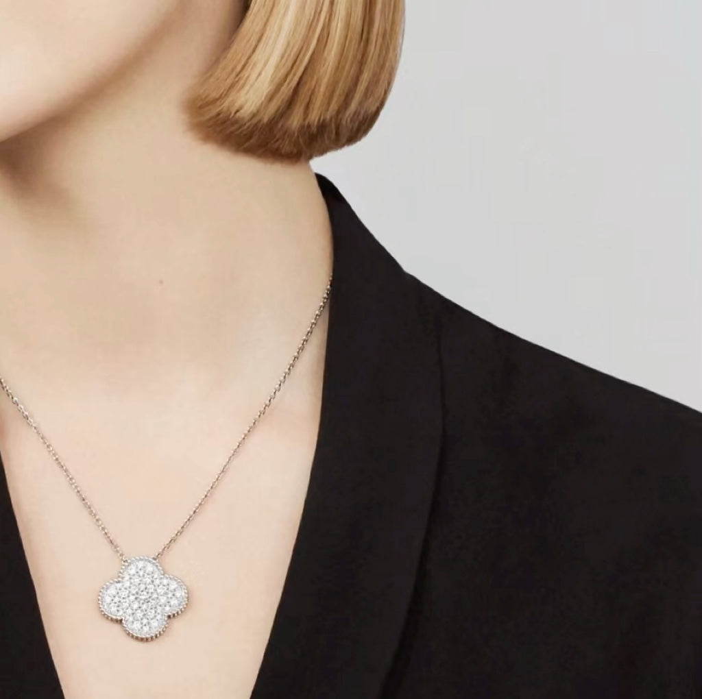 [Regal Jewels]CLOVER 25MM LARGE PENDANT DIAMOND PAVED SILVER NECKLACE