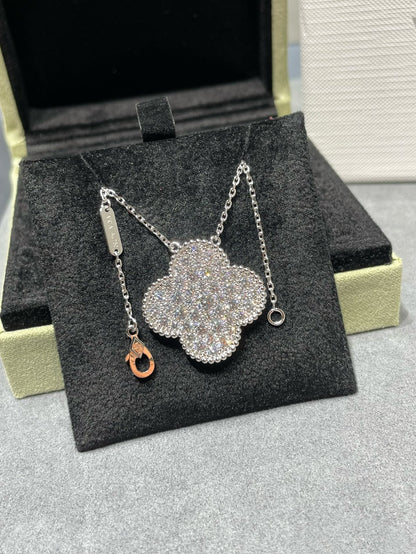 [Regal Jewels]CLOVER 25MM LARGE PENDANT DIAMOND PAVED SILVER NECKLACE