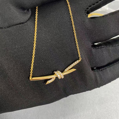 [Regal Jewels]T House Diamond-Studded Knot Necklace