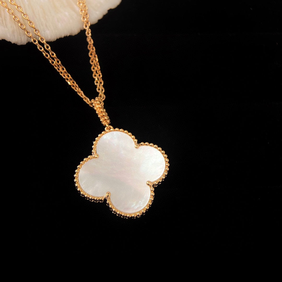[Regal Jewels]CLOVER 25MM MOP LARGE PENDANT NECKLACE