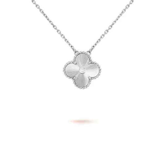 [Regal Jewels]CLOVER  15MM DIAMOND LASER NECKLACE SILVER