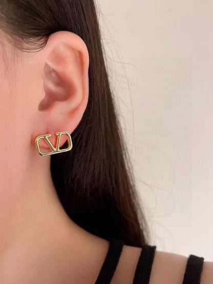 [Regal Jewels]Gold V-shaped stud earrings