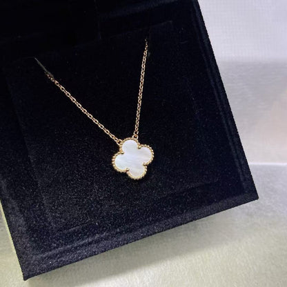 [Regal Jewels]CLOVER MINI 15MM WHITE MOTHER-OF-PEARL NECKLACE