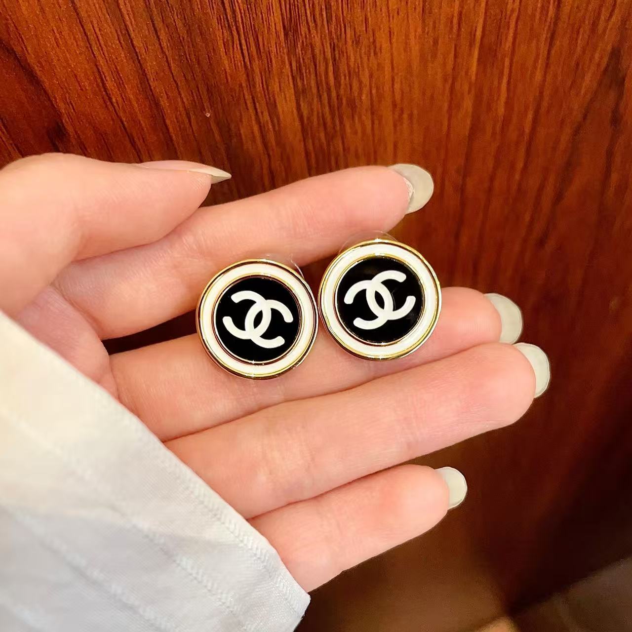 [Regal Jewels]Classic Double C Stud Earrings