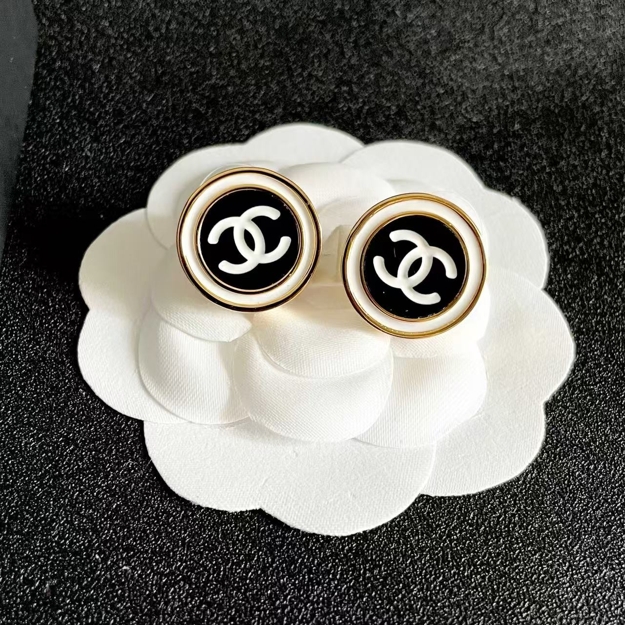 [Regal Jewels]Classic Double C Stud Earrings