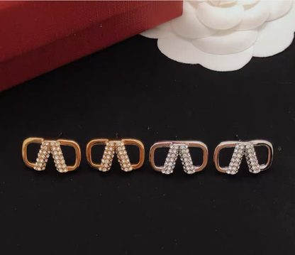 [Regal Jewels]V-shaped stud earrings