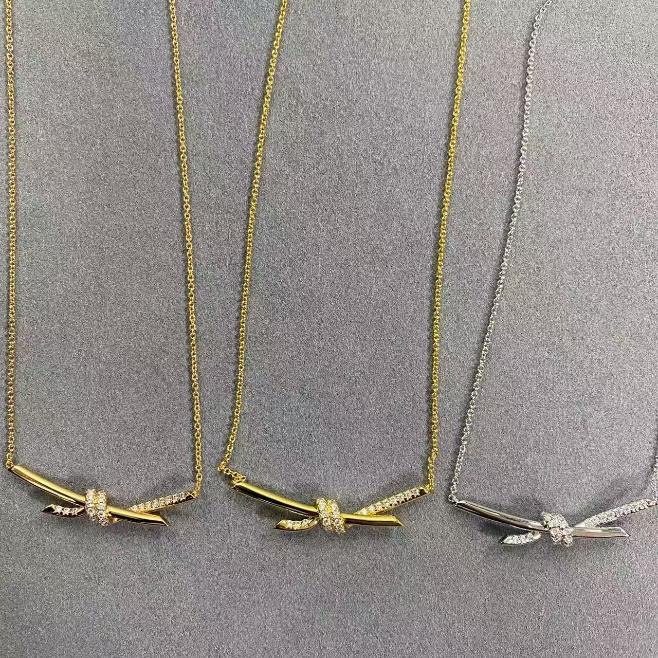 [Regal Jewels]T House Diamond-Studded Knot Necklace