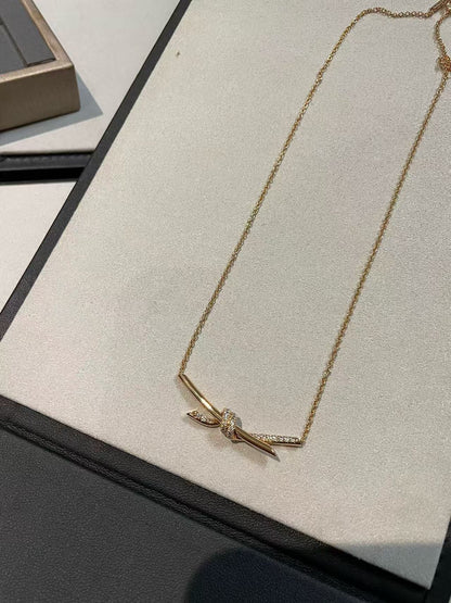 [Regal Jewels]T House Diamond-Studded Knot Necklace