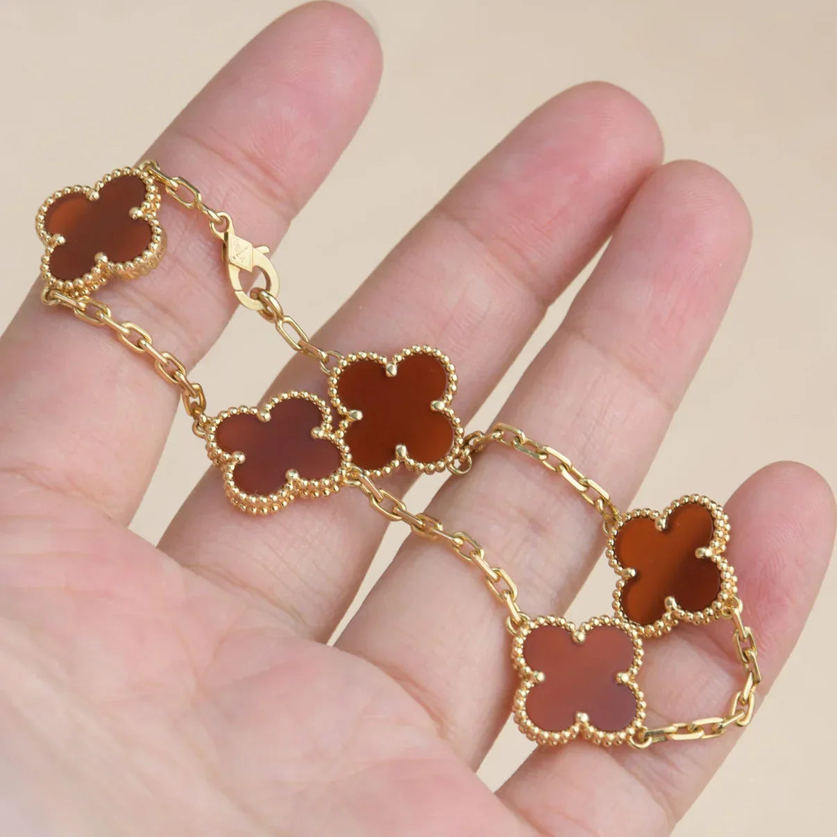 [Regal Jewels] CLOVER 5 MOTIF RED CORNELIAN BRACELET COLLECTION