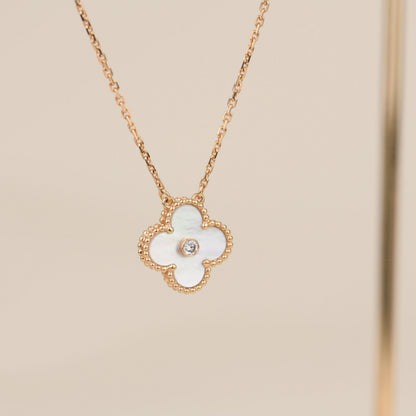 [Regal Jewels]CLOVER 15MM DIAMOND WHITE FRITILLARIA NECKLACE
