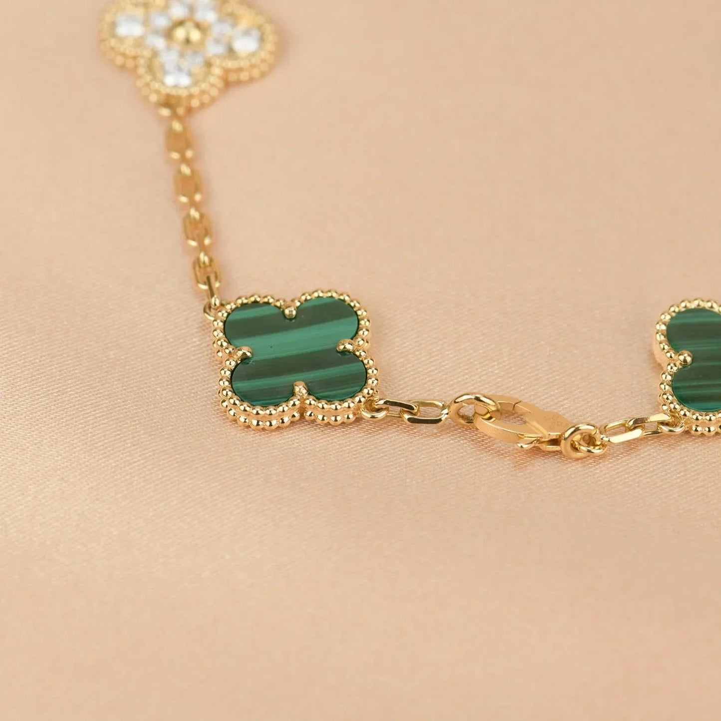 [Regal Jewels]CLOVER 5 MOTIF MALACHITE BRACELET COLLECTION