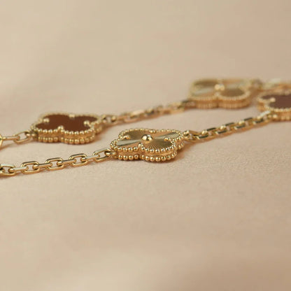 [Regal Jewels] CLOVER 5 MOTIF RED CORNELIAN BRACELET COLLECTION