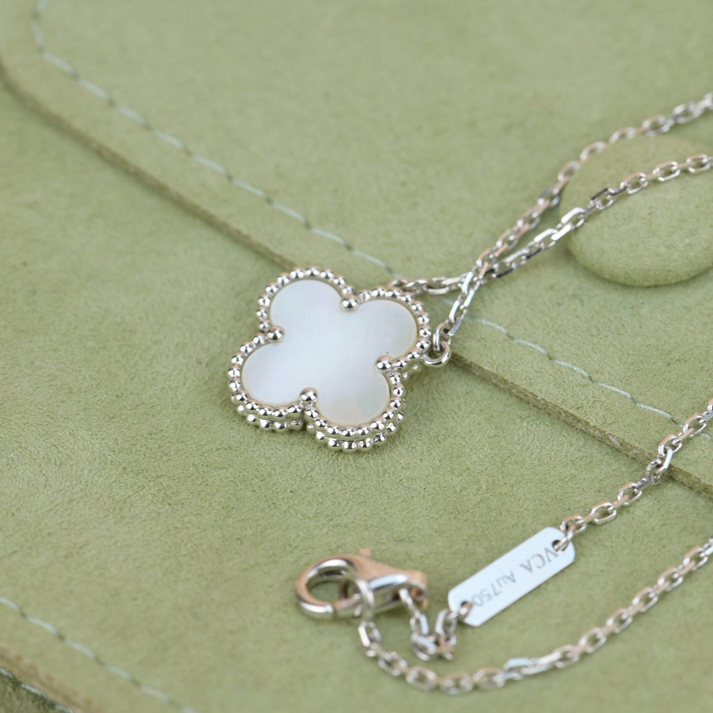 [Regal Jewels]CLOVER  15MM WHITE MOTHER-OF-PEARL SILVER