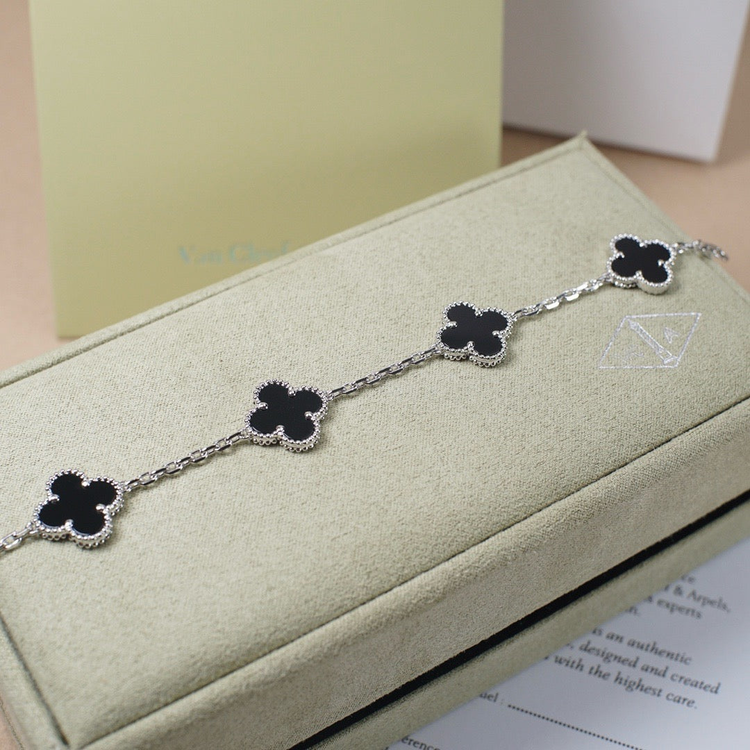 [Regal Jewels]CLOVER 5 MOTIF ONYXS  BRACELET SILVER