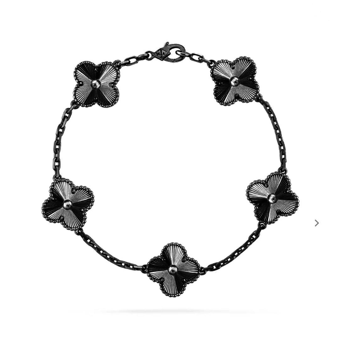 [Regal Jewels]CLOVER 5 MOTIF BLACK BRACELET