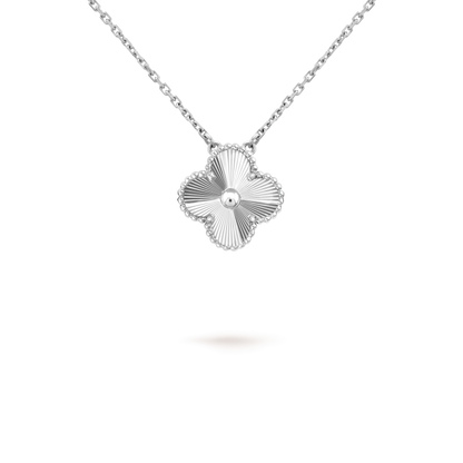 [Regal Jewels]CLOVER 15MM LASER NECKLACE SILVER