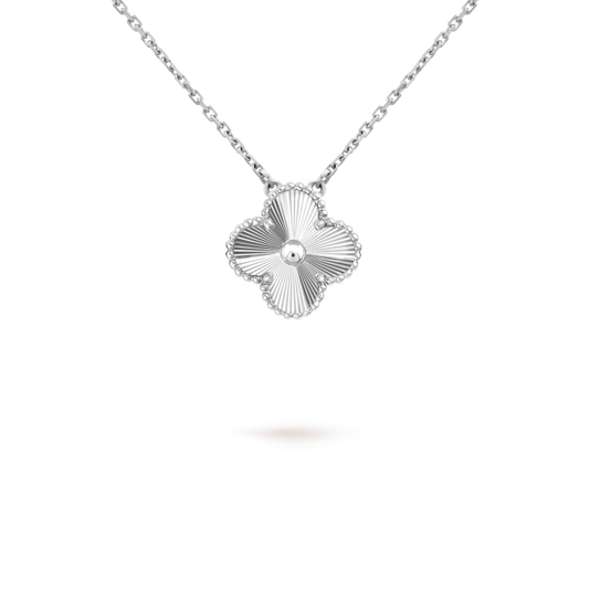 [Regal Jewels]CLOVER 15MM LASER NECKLACE SILVER