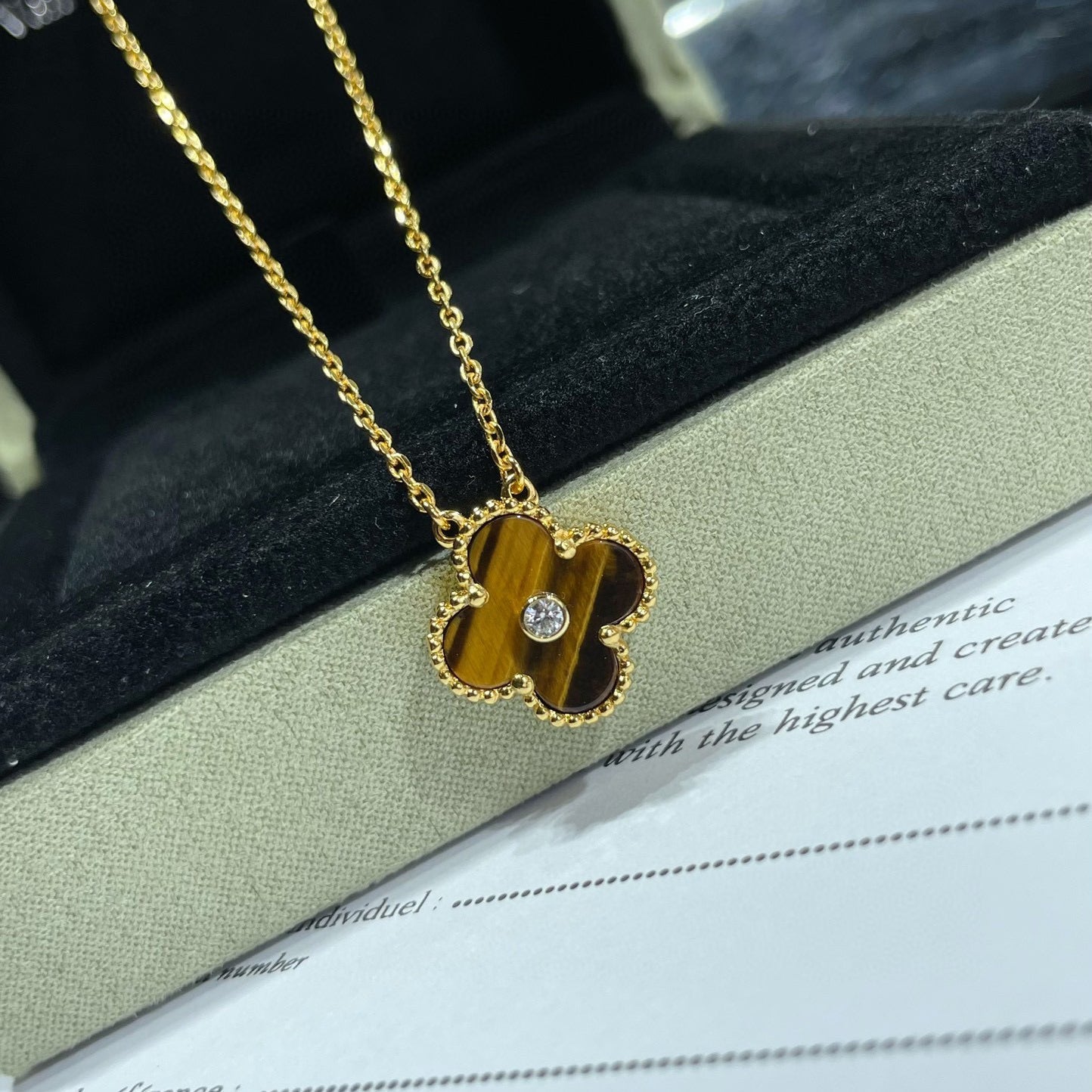 [Regal Jewels]CLOVER 15MM DIAMOND AND YELLOW TIGER'S EYE AGATE necklace