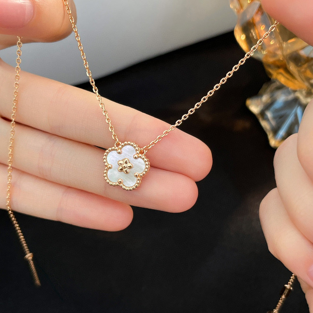 [Regal Jewels]LUCKY  WHITE MOP  PLUM BLOSSOM NECKLACE