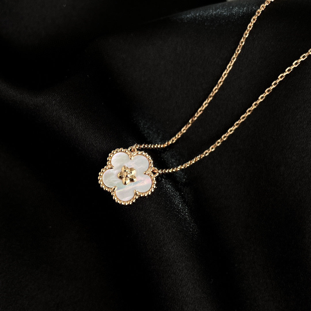 [Regal Jewels]LUCKY  WHITE MOP  PLUM BLOSSOM NECKLACE