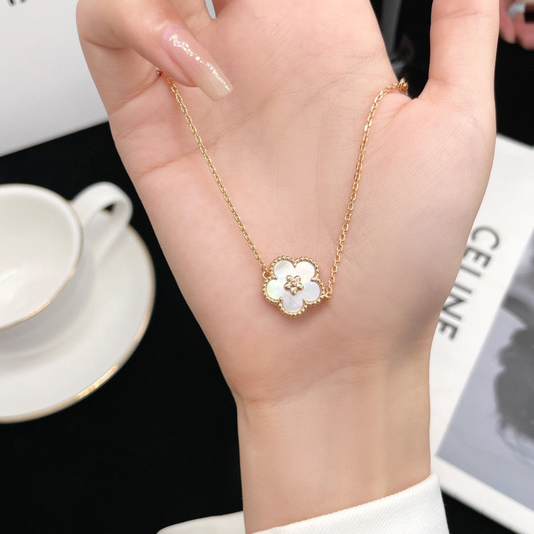 [Regal Jewels]LUCKY  WHITE MOP  PLUM BLOSSOM NECKLACE