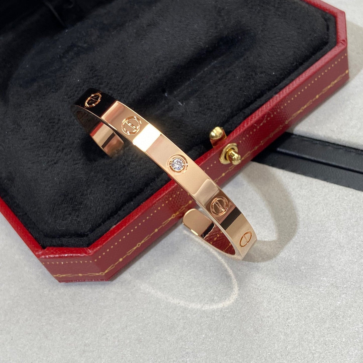 [Regal Jewels]LOVE BRACELET 6.1MM 1 DIAMOND OPEN CUFF