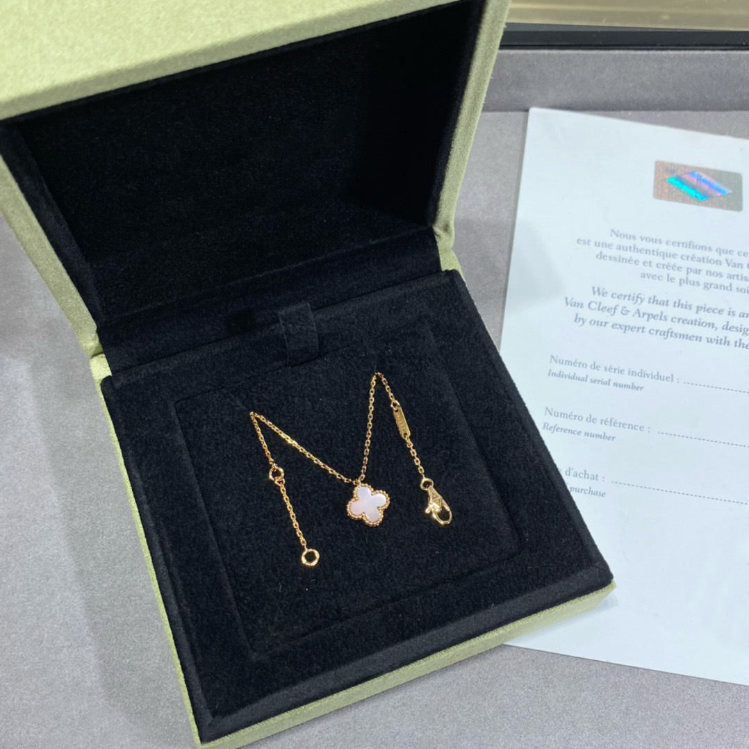 [Regal Jewels]CLOVER 15MM PINK MOTHER-OF-PEARL SINGLE FLOWER NECKLACE