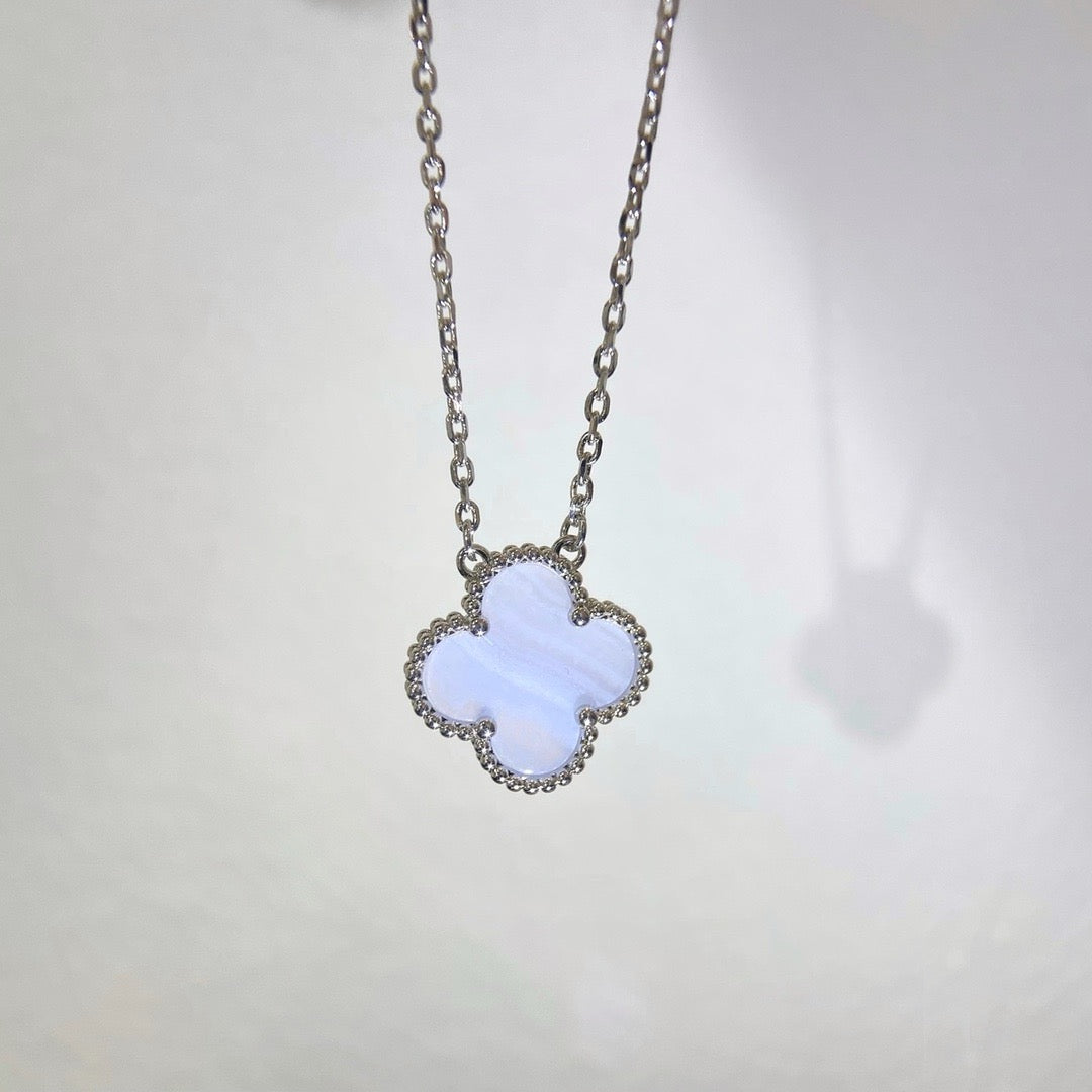 [Regal Jewels]CLOVER 15MM BLUE CHALCEDONY NECKLACE SILVER