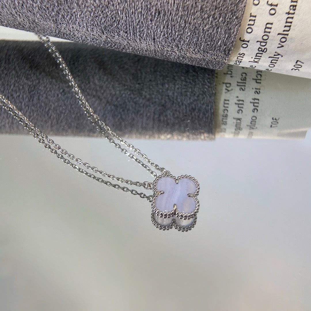 [Regal Jewels]CLOVER 15MM BLUE CHALCEDONY NECKLACE SILVER