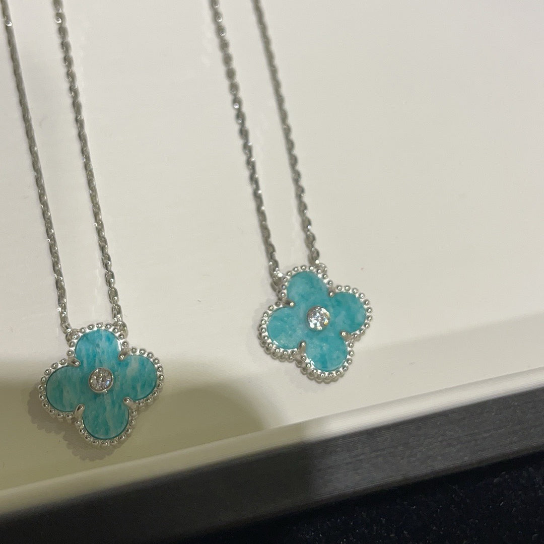 [Regal Jewels]CLOVER 15MM DIAMOND SVRES PORCELAIN  NECKLACE SILVER