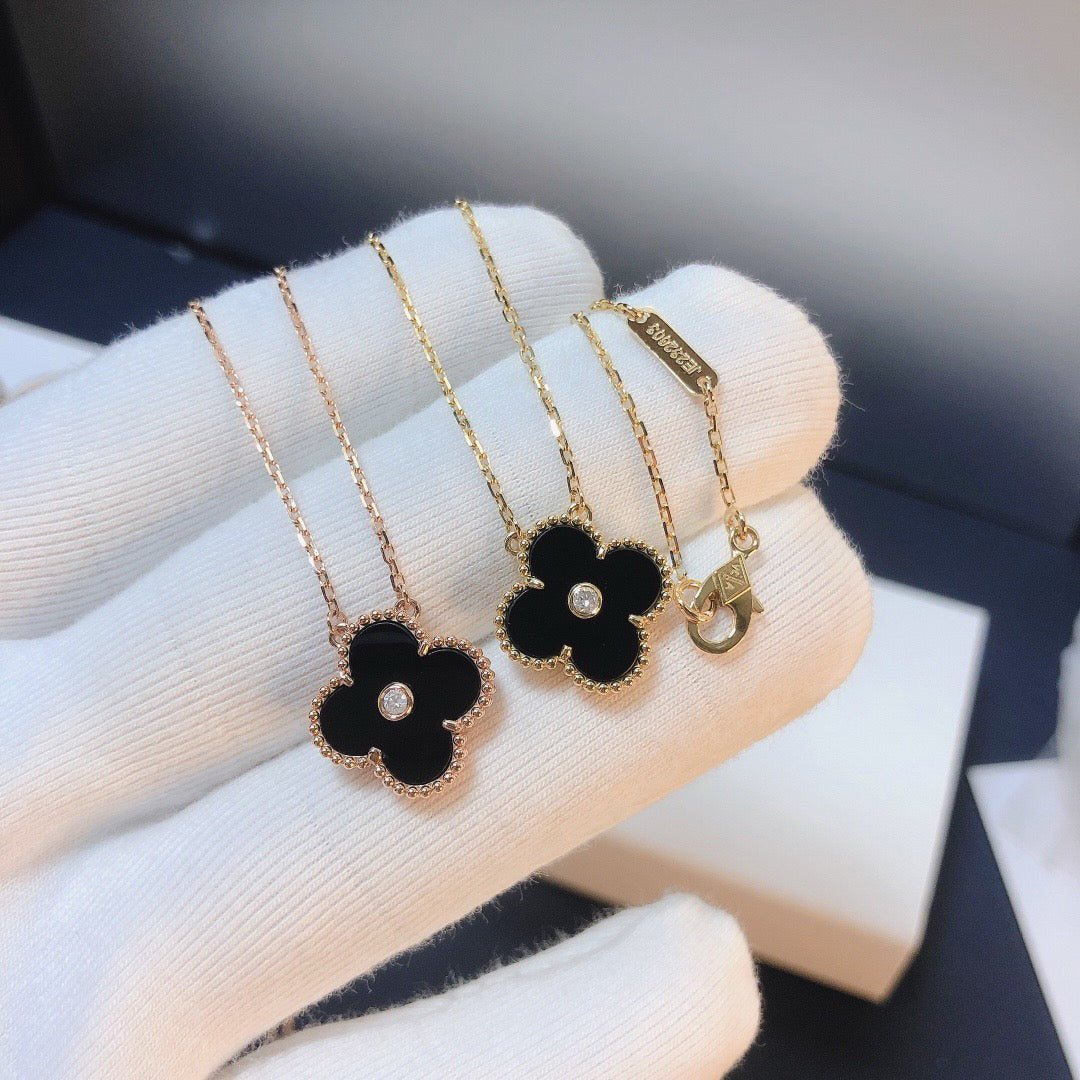 [Regal Jewels]CLOVER 15MM DIAMOND ONYX NECKLACE