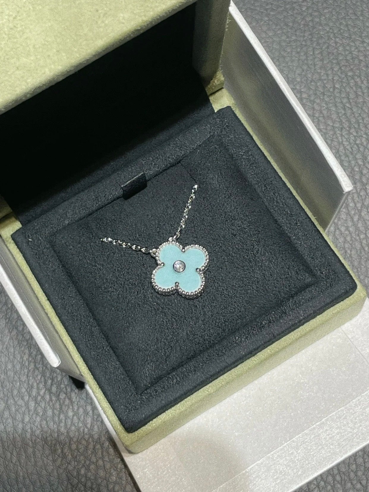 [Regal Jewels]CLOVER 1 DIAMOND LIGHT BLUE SILVER NECKLACE