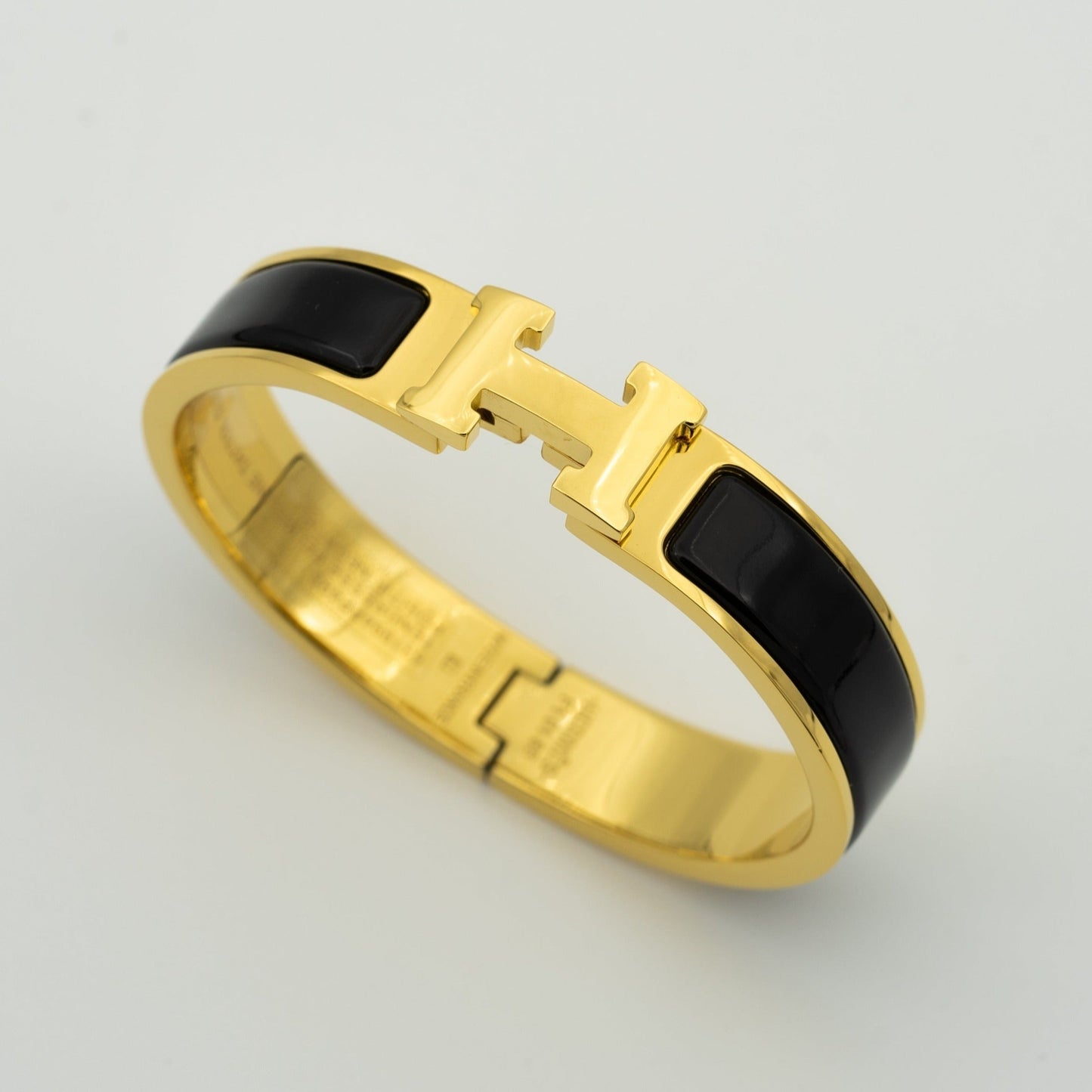 [Regal Jewels]H BLACK BRACELET