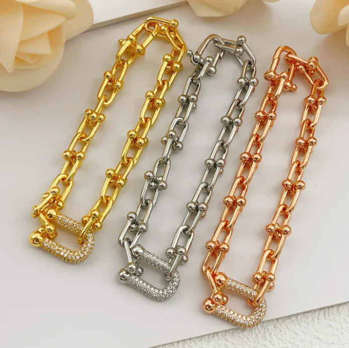 [Regal Jewels] TF HORSESHOE BUCKLE DIAMOND BRACELET