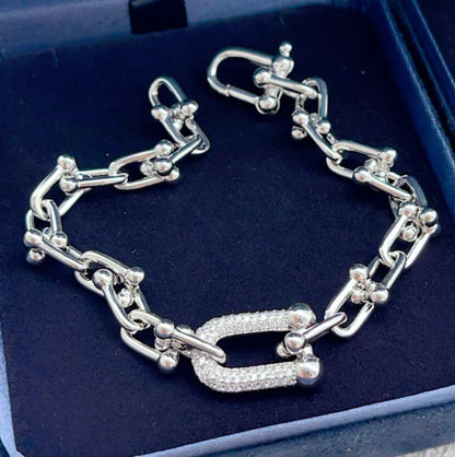 [Regal Jewels] TF HORSESHOE BUCKLE DIAMOND BRACELET